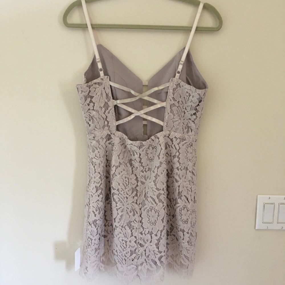 NWT Lace Romper Dress - Picture 4 of 7